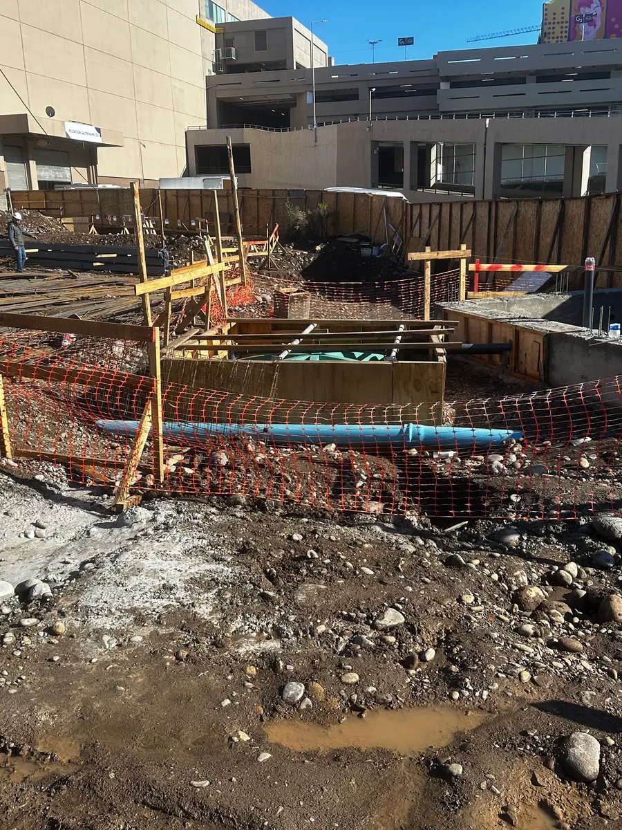 Excavaciones y trazado de las obras sanitarias en ejecución